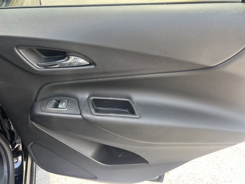 Used 2023 Chevrolet Equinox LT image 17