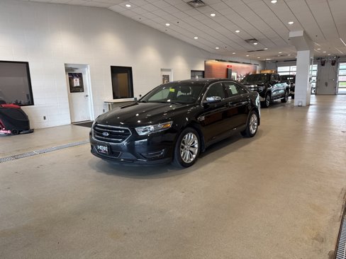 Used 2015 Ford Taurus Limited image 2
