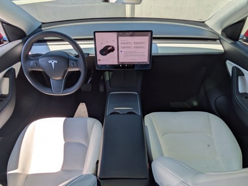 Used 2021 Tesla Model Y Long Range image 20