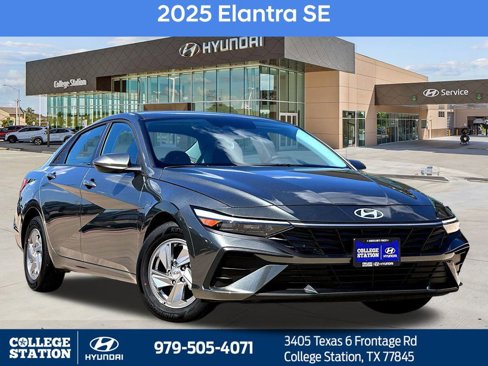 Used 2025 Hyundai Elantra SE image 1