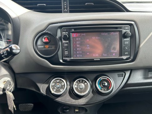 Used 2016 Toyota Yaris LE image 12