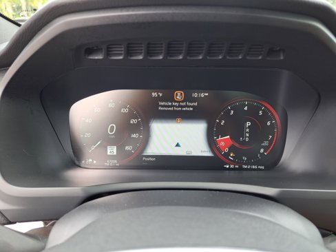 Used 2018 Volvo XC90 T6 Momentum w/ Convenience Package image 15