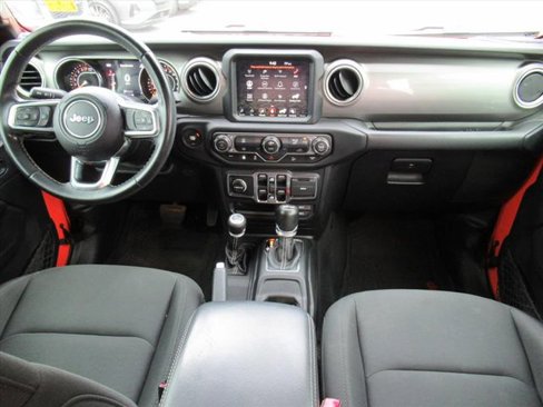 Used 2019 Jeep Wrangler Unlimited Sahara image 12