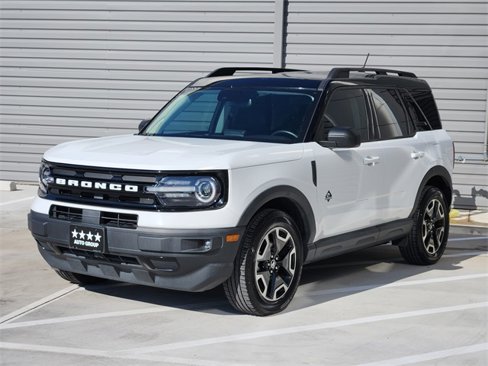 Used 2021 Ford Bronco Sport Outer Banks w/ Outer Banks Package image 3