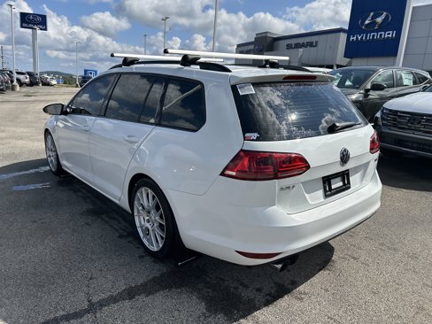 Used 2015 Volkswagen Golf S image 14