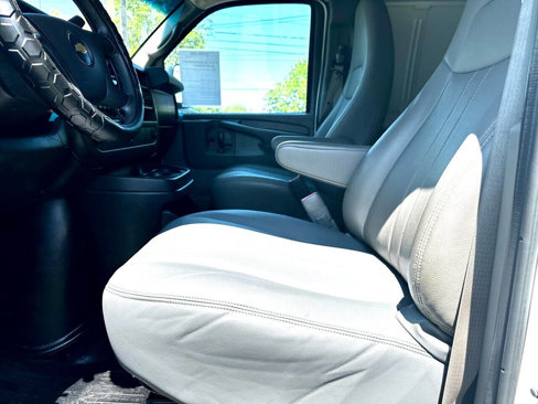 Used 2014 Chevrolet Express 2500 image 10
