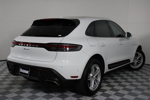 Certified 2024 Porsche Macan image 7