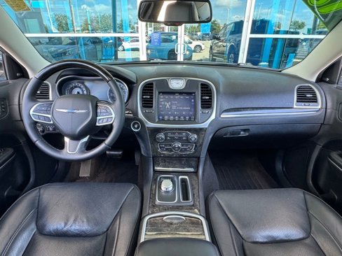 Used 2018 Chrysler 300 Limited w/ Safetytec Plus Group image 4