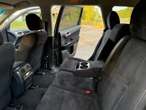 Used 2014 Nissan Pathfinder SV image 28