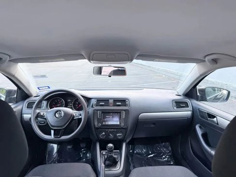 Used 2016 Volkswagen Jetta SE image 9