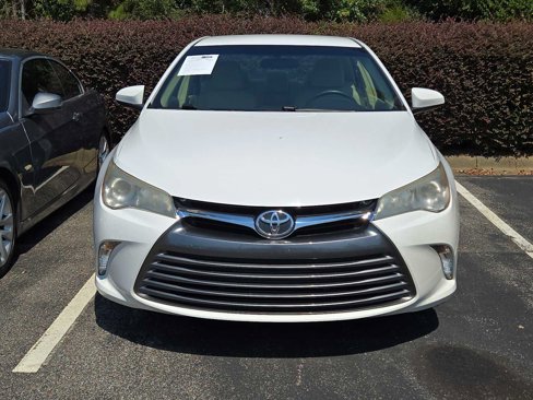 Used 2017 Toyota Camry LE image 2