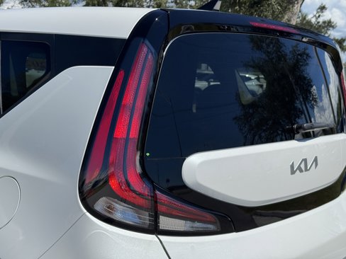 Certified 2025 Kia Soul LX w/ LX Technology Package image 10