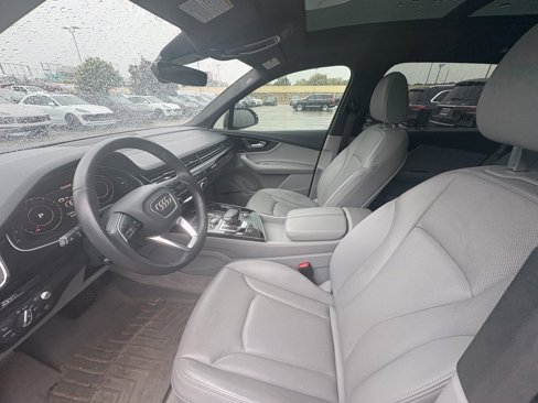 Used 2019 Audi Q7 3.0T Prestige image 2