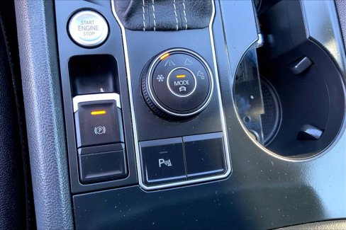 Used 2021 Volkswagen Atlas SE image 29