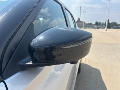 Used 2018 Nissan Kicks SR image 5