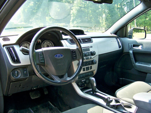 Used 2009 Ford Focus SES image 32