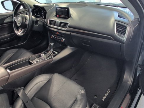 Used 2018 MAZDA MAZDA3 Grand Touring image 16