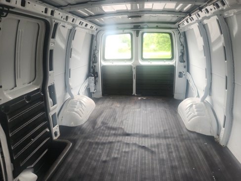 Used 2011 GMC Savana 2500 image 9