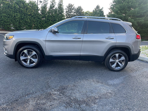 Used 2019 Jeep Cherokee Limited image 10