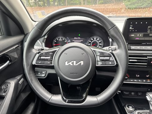 Used 2022 Kia Seltos SX w/ Sunroof Package image 28