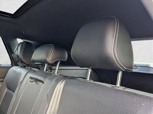 Used 2021 Volkswagen Atlas Cross Sport SE w/ Panoramic Sunroof Package image 17