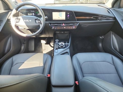 Used 2023 Kia Niro EX image 8