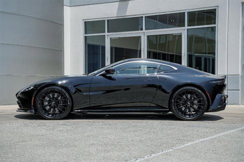 Used 2023 Aston Martin V8 Vantage Coupe image 17