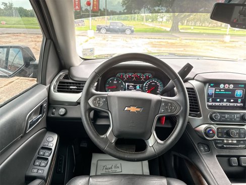 Used 2015 Chevrolet Suburban LT image 16