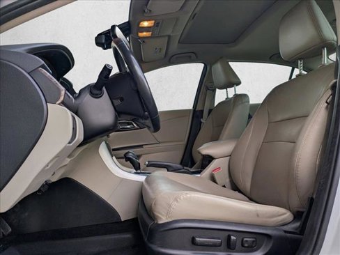 Used 2017 Honda Accord Touring image 17