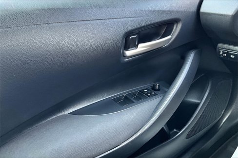 Used 2020 Toyota Corolla LE image 36