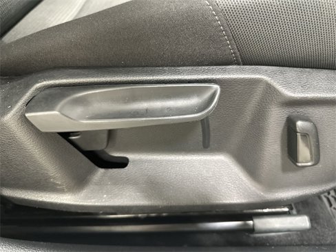 Used 2018 Volkswagen Golf S image 26