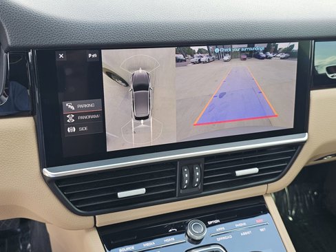Certified 2019 Porsche Cayenne w/ Premium Package image 19