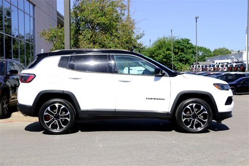 Used 2022 Jeep Compass Limited image 4