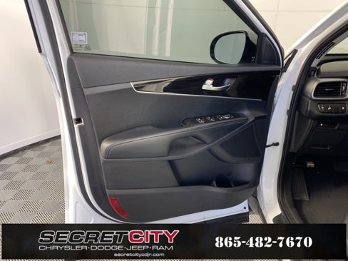 Used 2020 Kia Sorento LX w/ LX I4 Convenience Package image 12