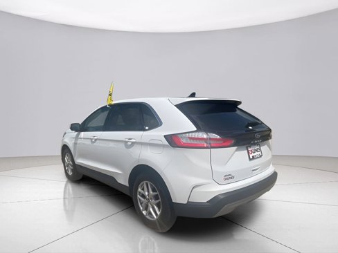 Used 2024 Ford Edge SEL image 9