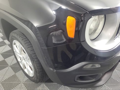 Used 2015 Jeep Renegade Limited image 3