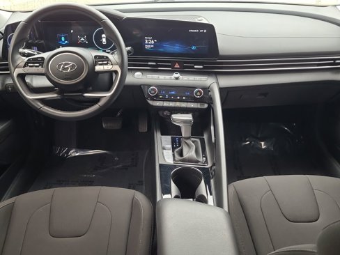 Used 2023 Hyundai Elantra SEL w/ Convenience Package image 11