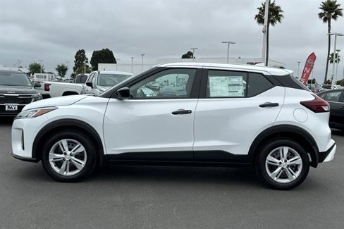 New 2025 Nissan Kicks Play S image 7