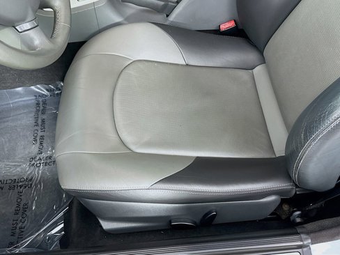 Used 2005 Chrysler Crossfire Limited image 23