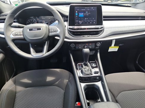 Used 2025 Jeep Compass Sport image 18