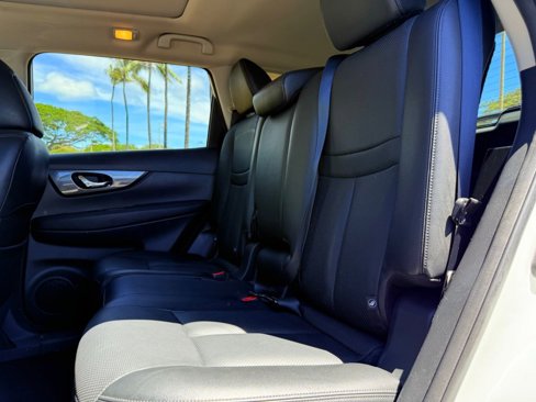 Used 2016 Nissan Rogue SL image 11