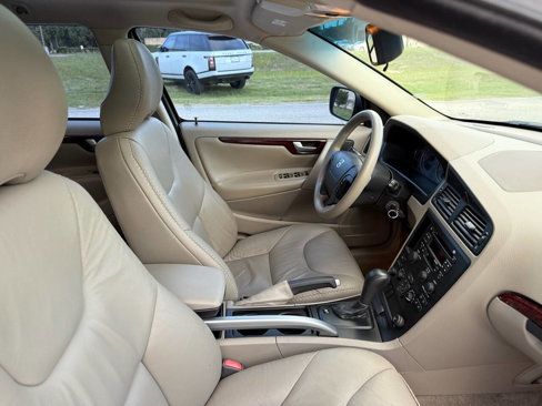 Used 2004 Volvo XC70 image 40