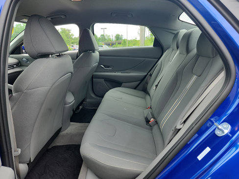 Used 2023 Hyundai Elantra SEL w/ Convenience Package image 10