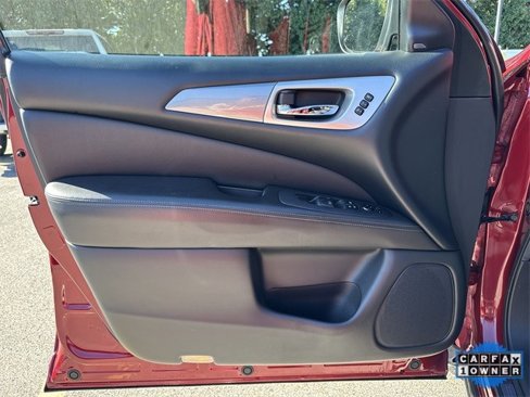 Used 2019 Nissan Pathfinder SL image 26