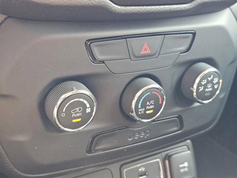 Used 2020 Jeep Renegade Sport w/ Sport Appearance Group image 36
