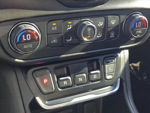 Used 2020 GMC Terrain SLT image 12