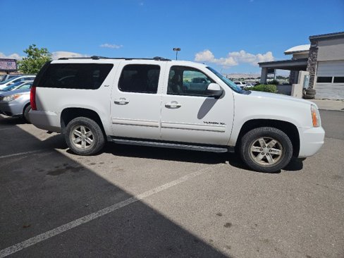 Used 2011 GMC Yukon XL SLT w/ SLT-2 Equipment Package image 4