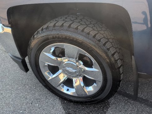 Used 2018 Chevrolet Silverado 1500 LT w/ LT Eassist Package image 12