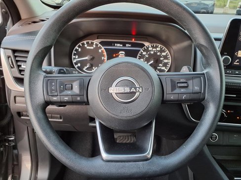 Used 2023 Nissan Rogue S image 14