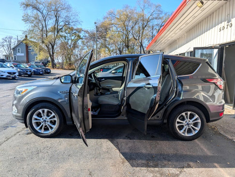 Used 2017 Ford Escape SE image 5